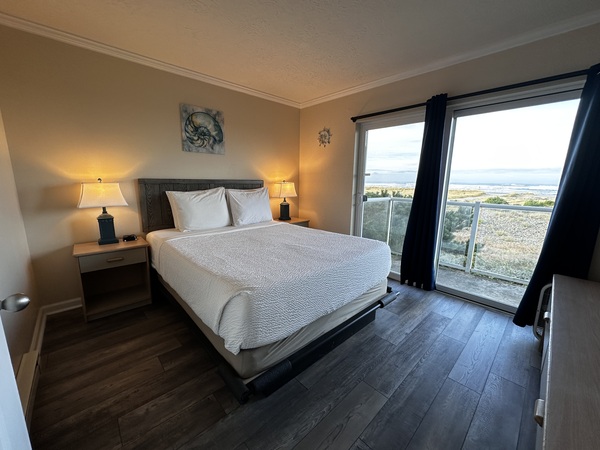 Ocean Front Two Bedroom Suite Photo 8