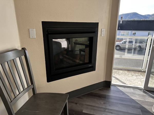 Double Queen Suite with Partial Ocean View Photo 5